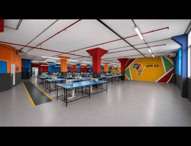 3,271M² BUILDING FOR SALE IN WATERVAL PARK